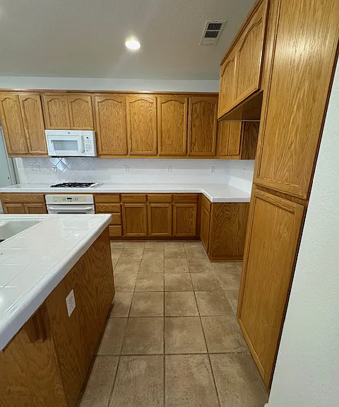 1596 Queensland Ave — Photo 4