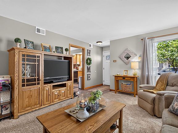 4th image of 6109 S Neenah Ave