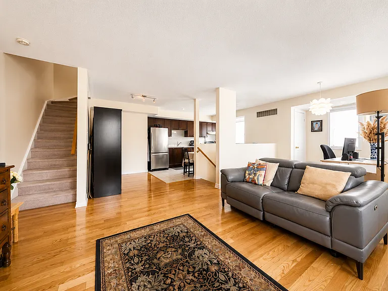 Sidney Belsey Cres — Photo 5