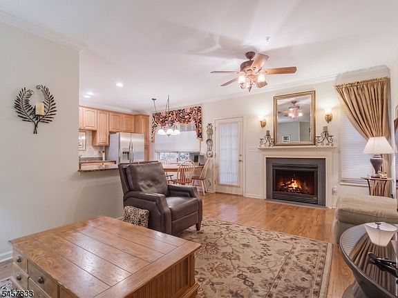 5th image of 9 Goffle Brook Ct