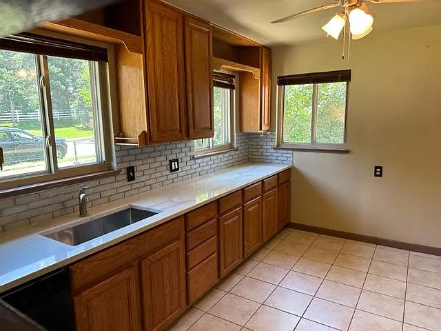 3 bed, 1700 sqft, $2,850 — Photo 2