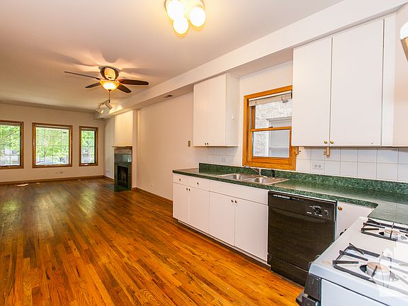 4th image of 1534 N Claremont Ave APT 2