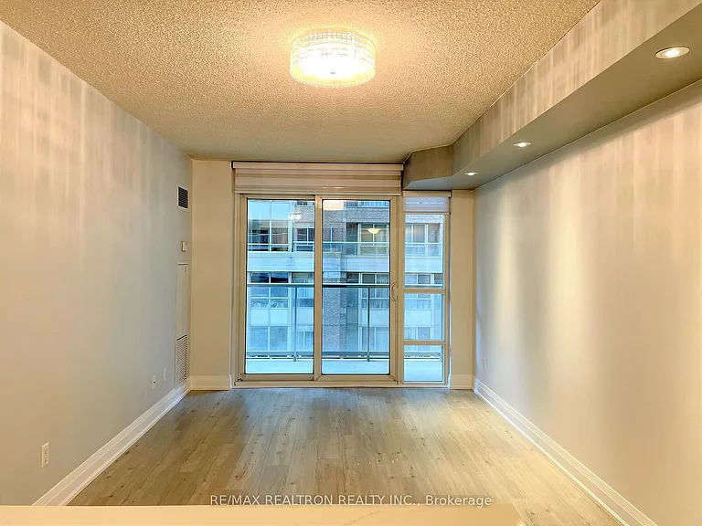 761 Bay St #306 — Photo 22