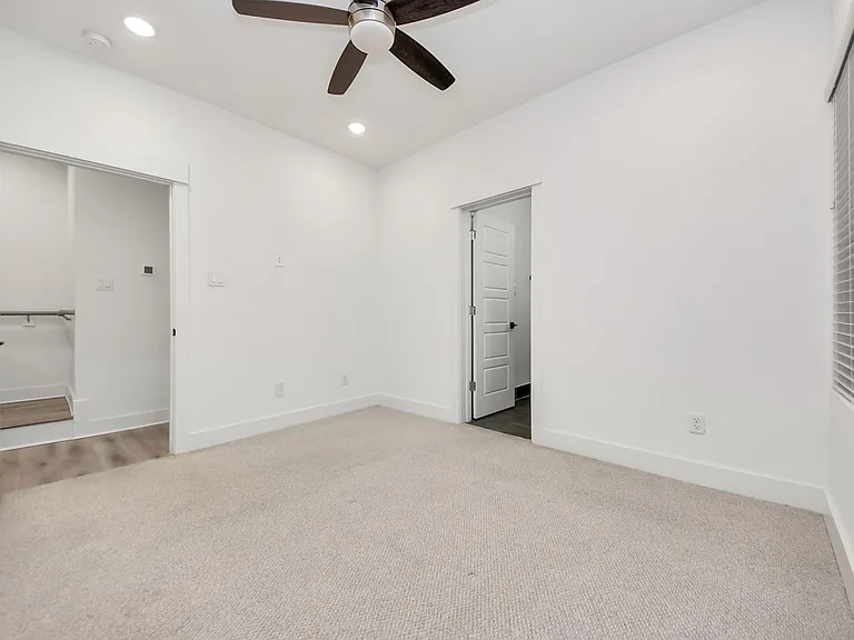 3010 Jensen Springs Ln — Photo 35