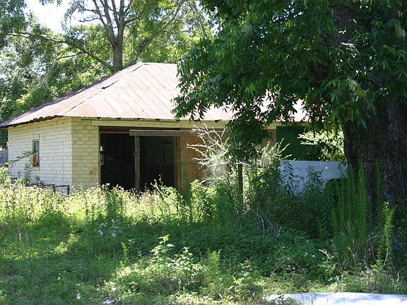3rd image of 1425 South Blvd