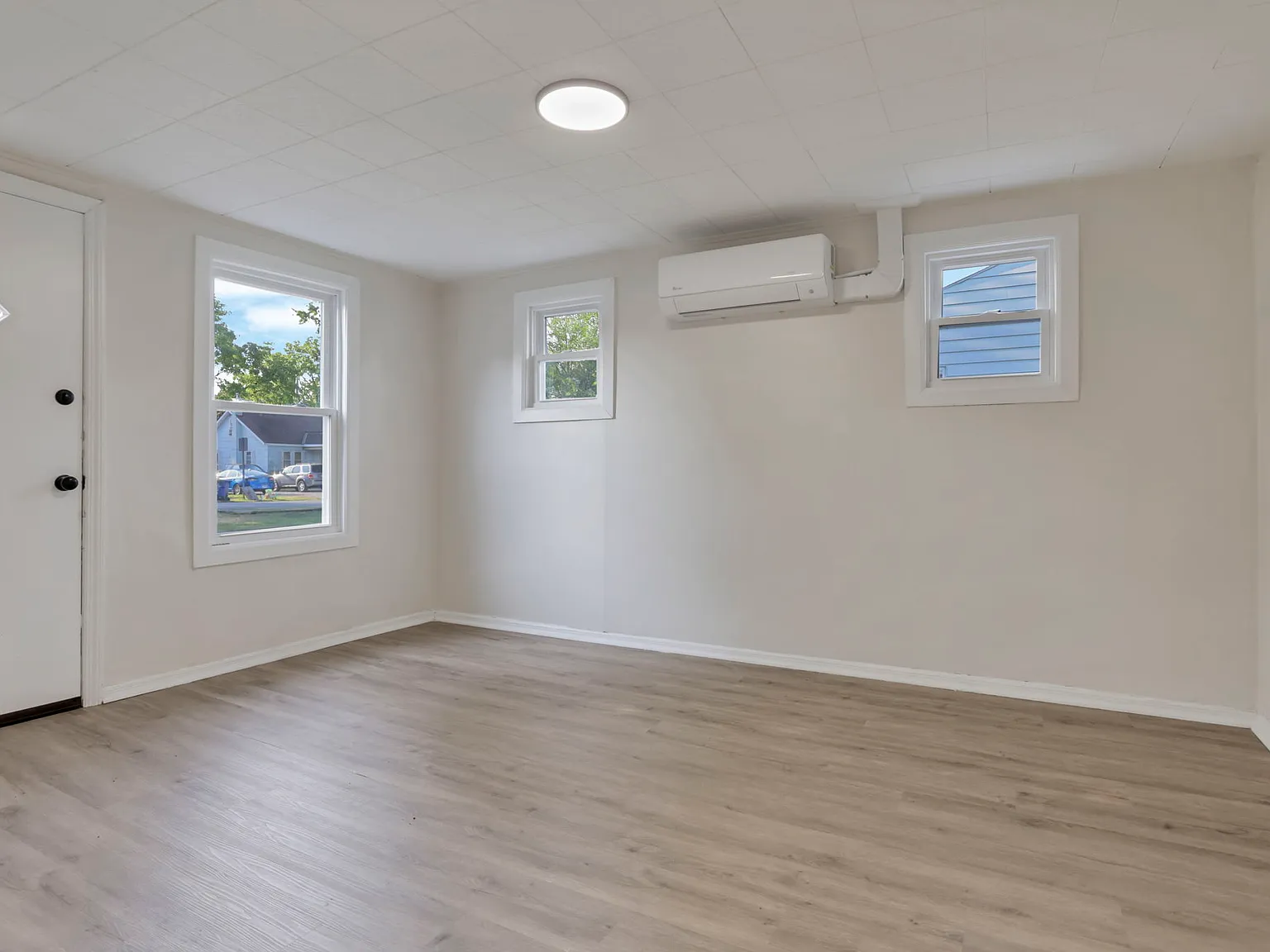 2 bed, 692 sqft, $1,450 — Photo 2