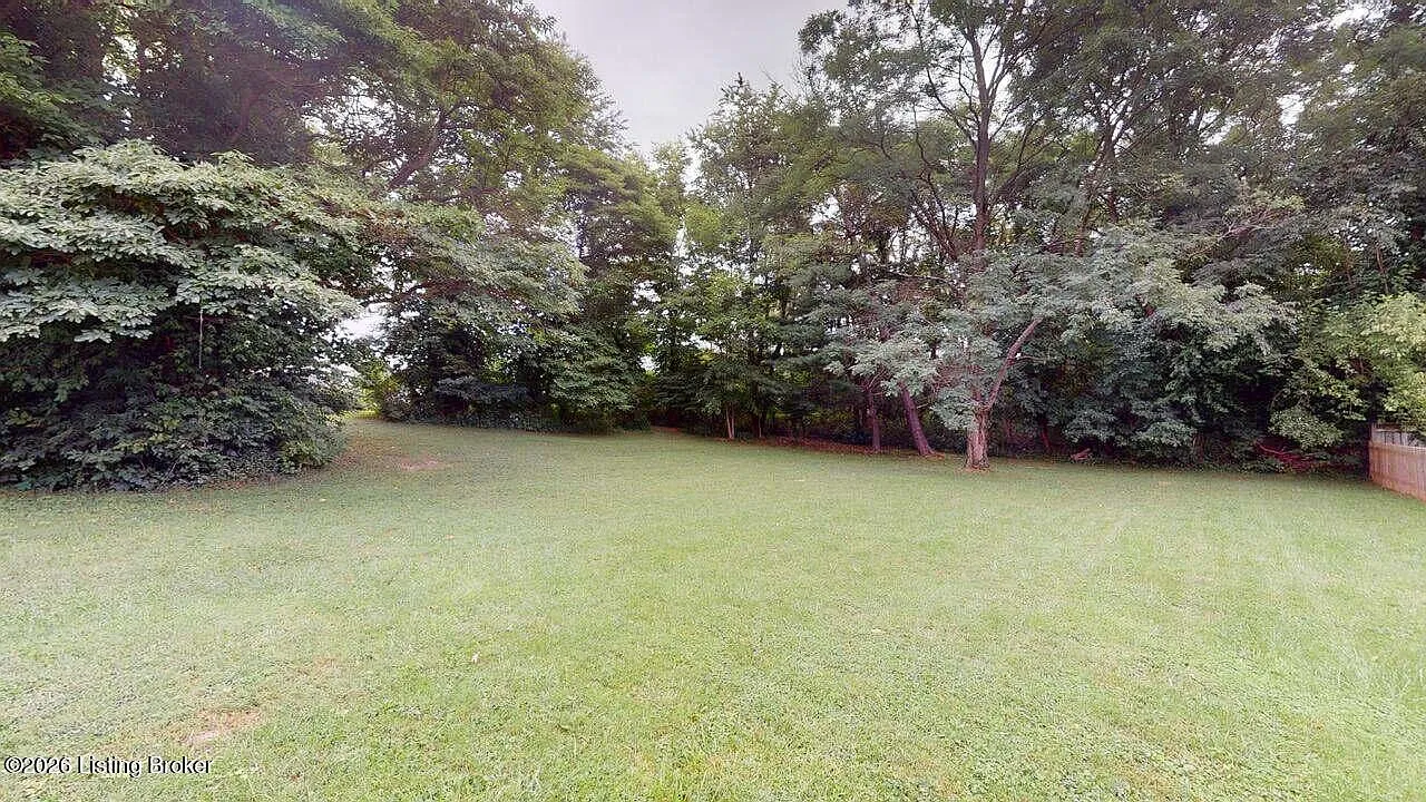 4 bed, 2.0 bath, 1929 sqft, $2,295 — Photo 2
