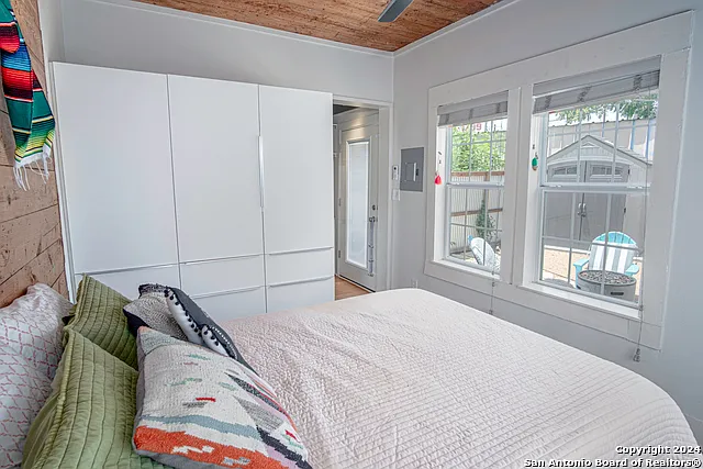 311 Alamosa Ave — Photo 13