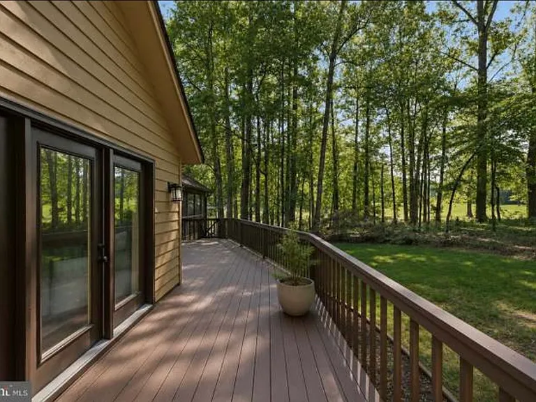 203 Birchside Cir — Photo 12