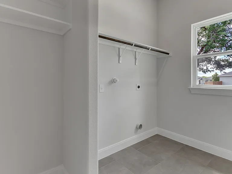 600 Park Cir — Photo 21