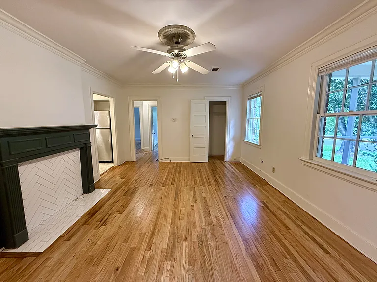807 E Edgemont Ave — Photo 3