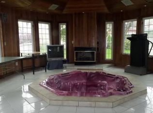 25163 Crisler St, Taylor, MI 48180