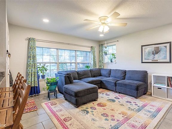3rd image of 512 S Oxalis Ave