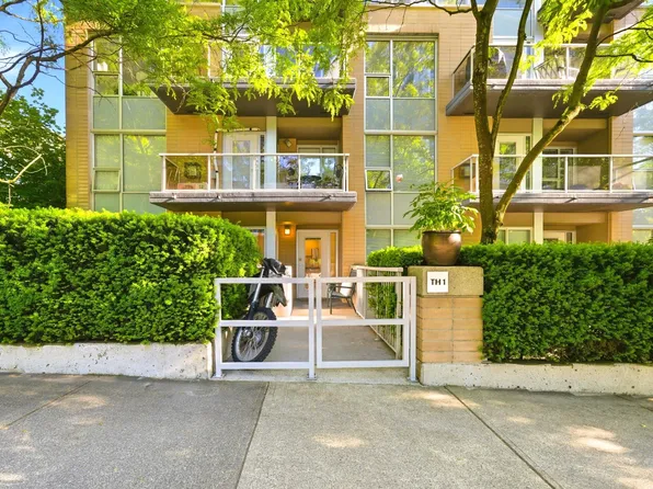 1288 Chesterfield Ave #Townhouse 1, North Vancouver, BC V7M 2L5