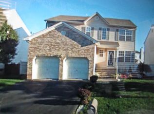 514 Grandview St, Middlesex, NJ 08846