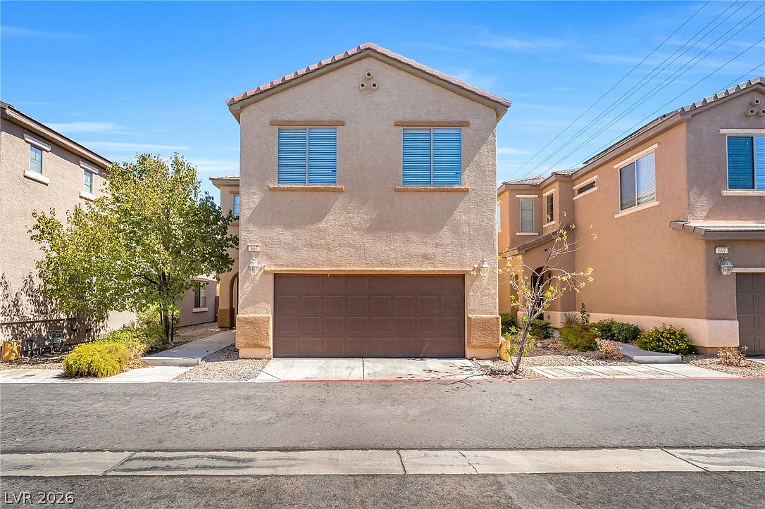 4 bed, 2.5 bath, 1803 sqft, $2,200 — Photo 3