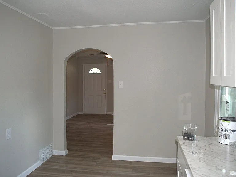 308 Benton St — Photo 8