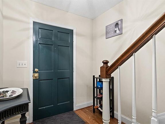 4th image of 3313 Regents Park Ln Unit B