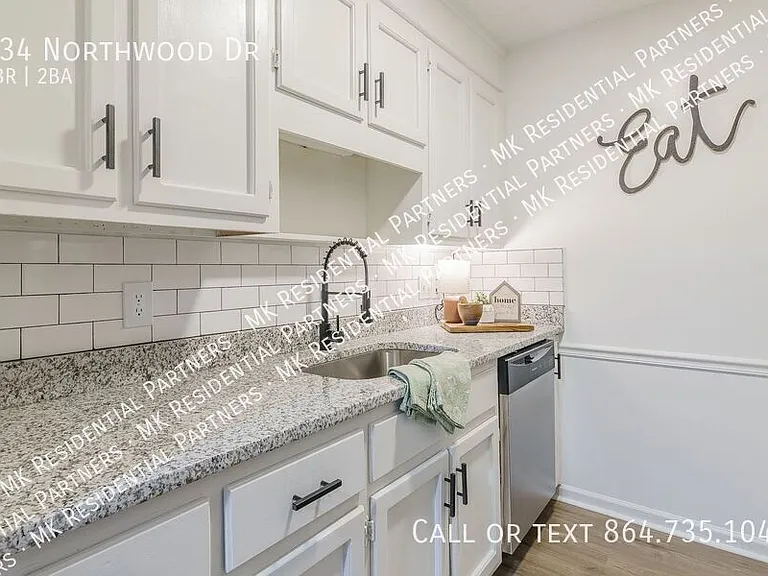 Leasing — Photo 6