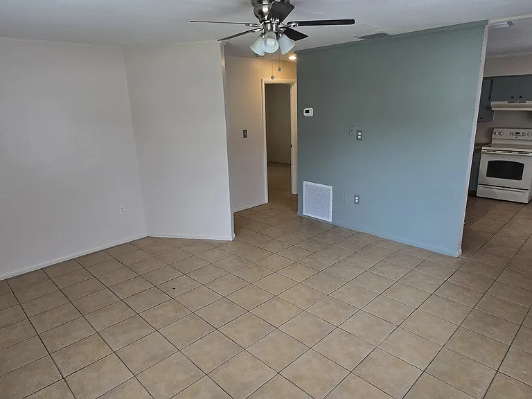 5001 W 22nd St — Photo 16