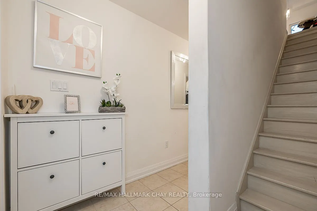 4 bed, $2,700 — Photo 3