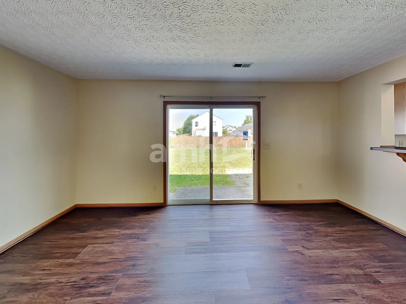 3 bed, 2.5 bath, 1502 sqft, $2,300 — Photo 4