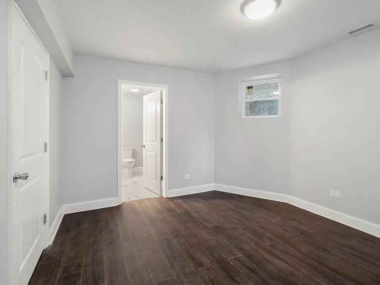 4928 S Saint Lawrence Ave #B — Photo 12