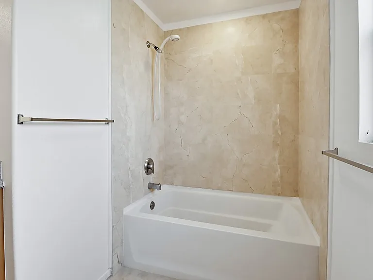 3731 Riviera Dr — Photo 17