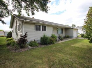 117 3rd Ave SW, Melrose, MN 56352
