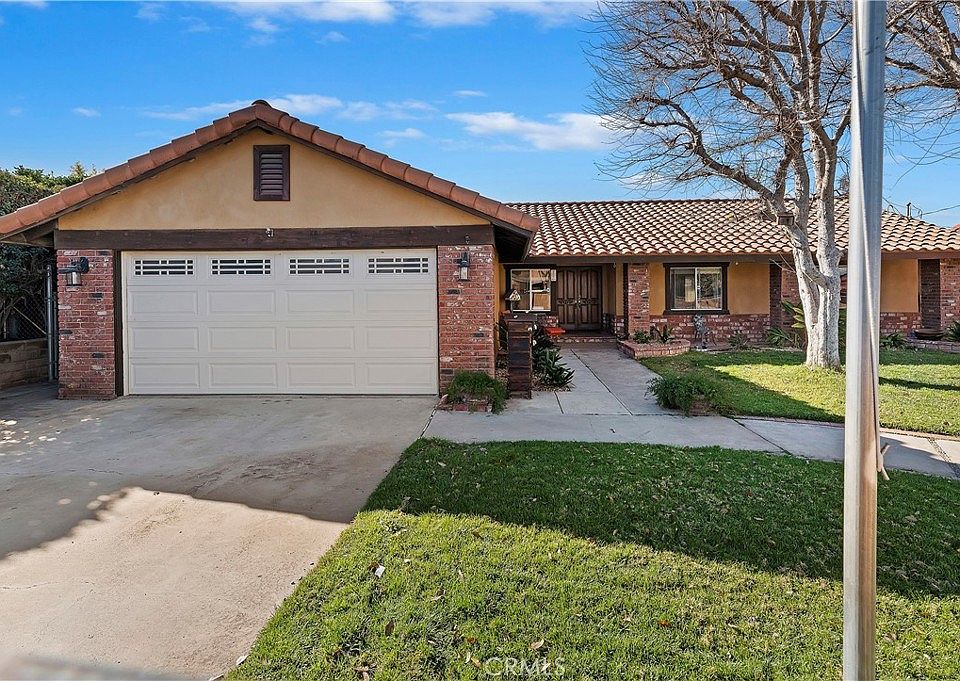 1st image of 20801 Hollis Dr