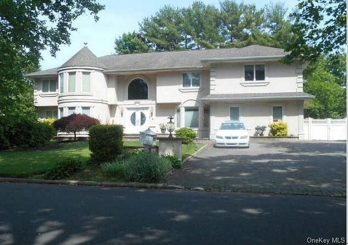 35 Bonaire Drive, Dix Hills, NY 11746 | MLS #H6312469 | Zillow