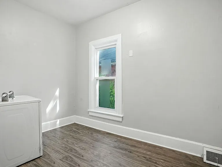 325 Kirkwood Blvd — Photo 26