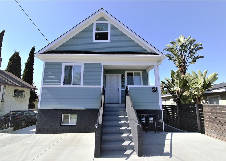 1st image of 658 W Sepulveda St