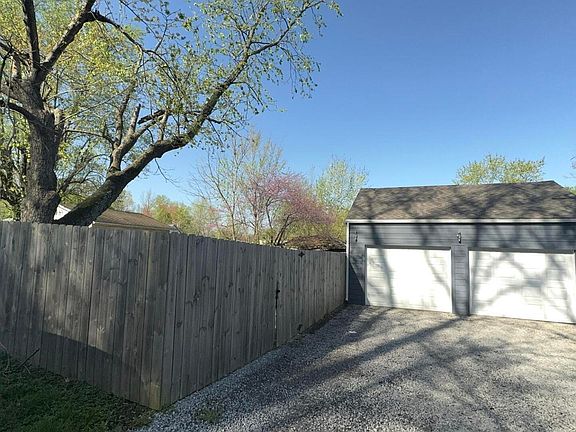 5th image of 802 W Lindell St