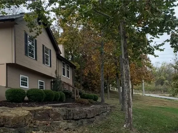 401 S Minter Rd, Grain Valley, MO 64029