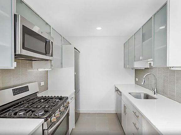 2nd image of 222 E 111th St #2H
