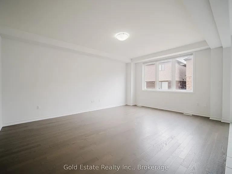 19 McLaren Ave — Photo 8