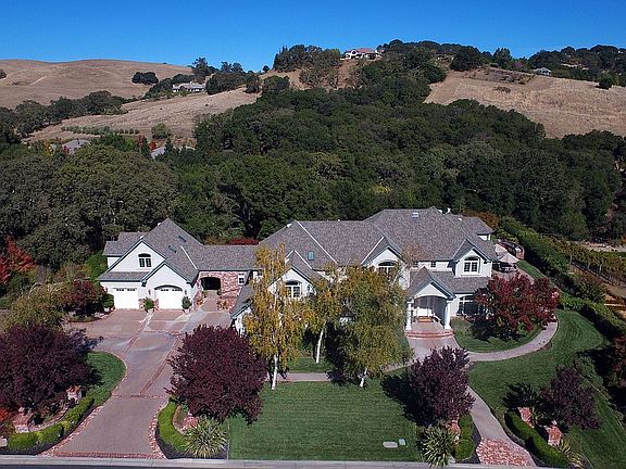 3rd image of 5336 Stonehurst Dr