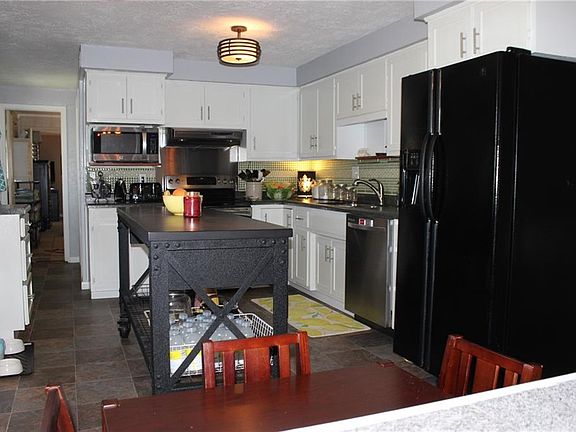 3rd image of 370 E Olivia Ct