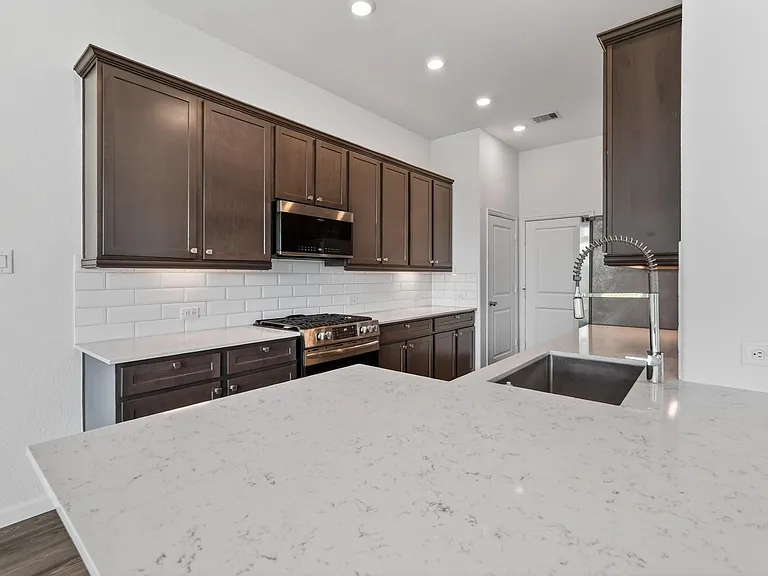 5634 Amber Brook Ln — Photo 18