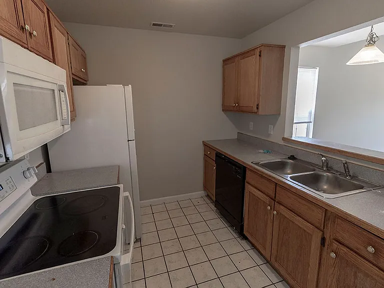 1412 N Frideriki Dr — Photo 6