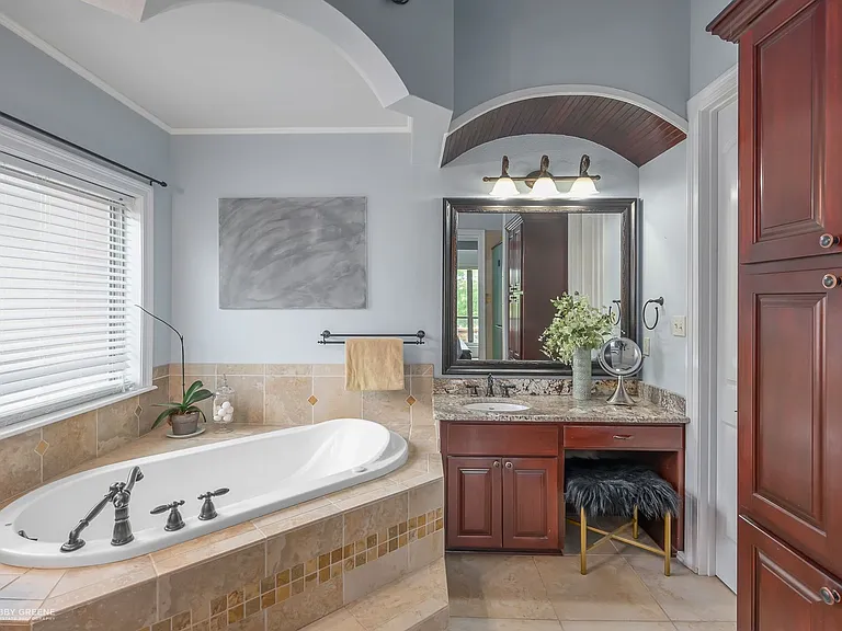 205 Beau Sejour Dr — Photo 20
