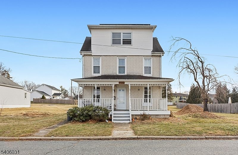 1st image of 826 Sigsbee Ave