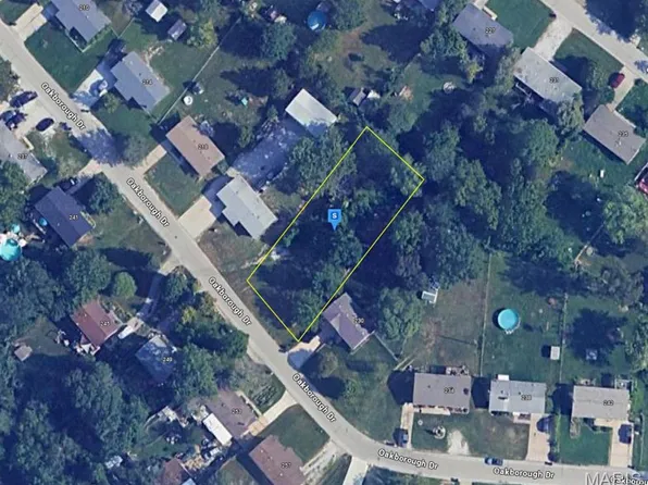 228 Oakborough Dr, Lake Saint Louis, MO 63367