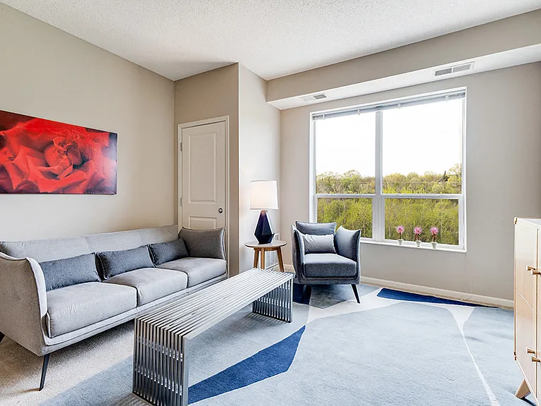 Riverview at Upper Landing — Photo 3