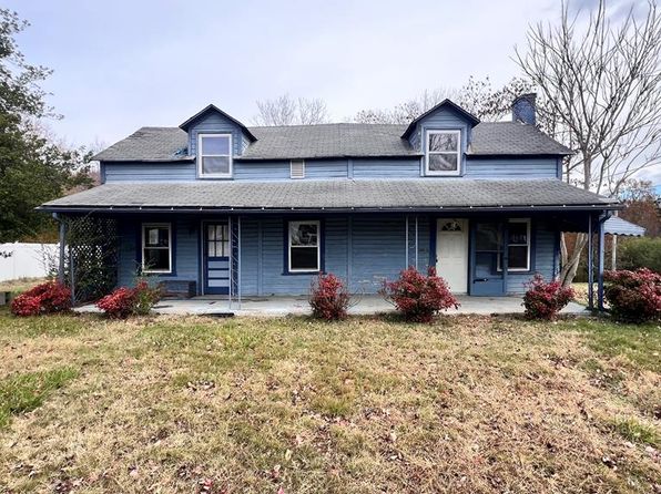 205 Easter Dr, Danville, VA 24540