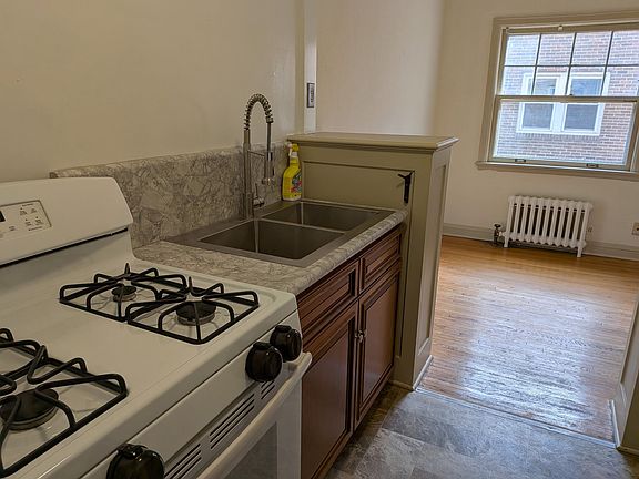 3rd image of 3519 Emerson Ave S APT 101