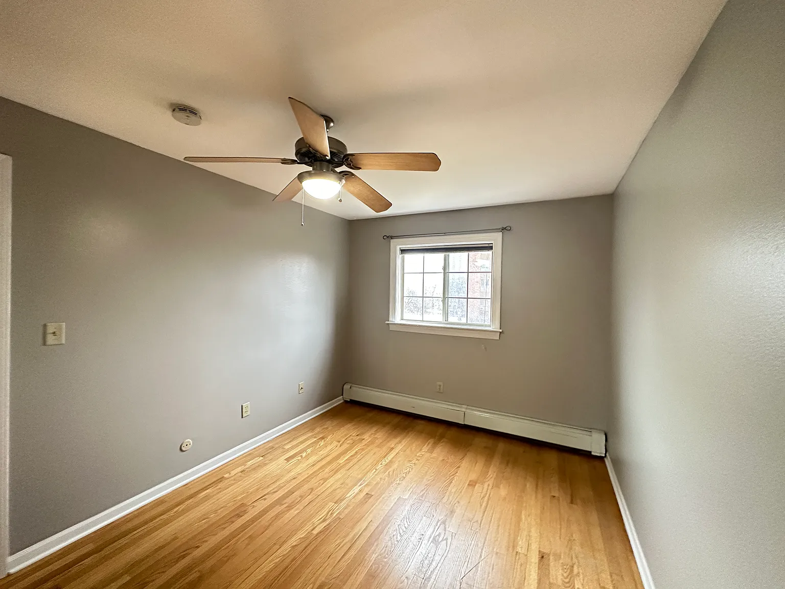 1855 N Cambridge — Photo 3