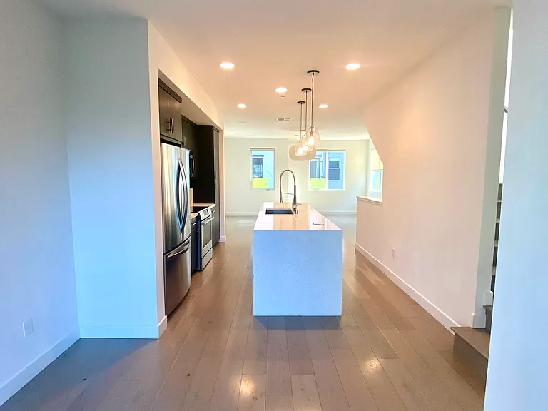 1522 Prescott St — Photo 7