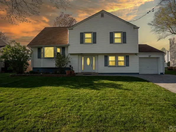 12 Meyer Rd, Edison, NJ 08817